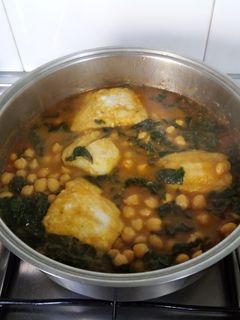 Una foto de Garbanzos con espinacas, bacalao y extra de majado