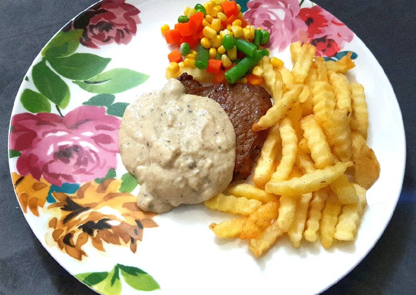 Beef Steak with Creamy Peppercorn Sauce