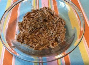 Une photo de Anchoïade a l ail,câpres et tomates séchées