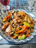 Yakisoba de pollo