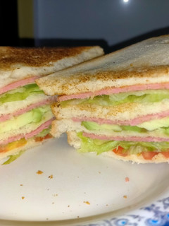 A picture of Bread sandwich.