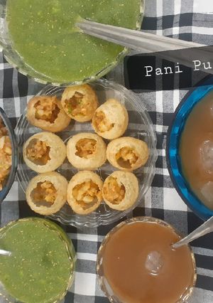 ખાટી મીઠી પાણીપૂરી (Khati Mithi Panipuri Recipe In Gujarati) રેસીપી મુખ્ય ફોટો
