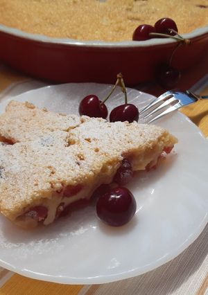 Cseresznyés tejes pite recept fotója