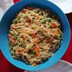 A picture of Spaghetti, minji and carrots.
