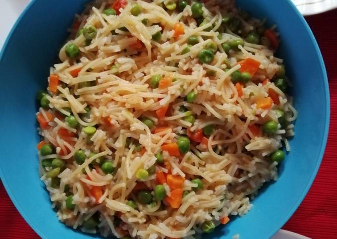 Step-by-Step Guide to Prepare Eric Ripert Spaghetti, minji and carrots