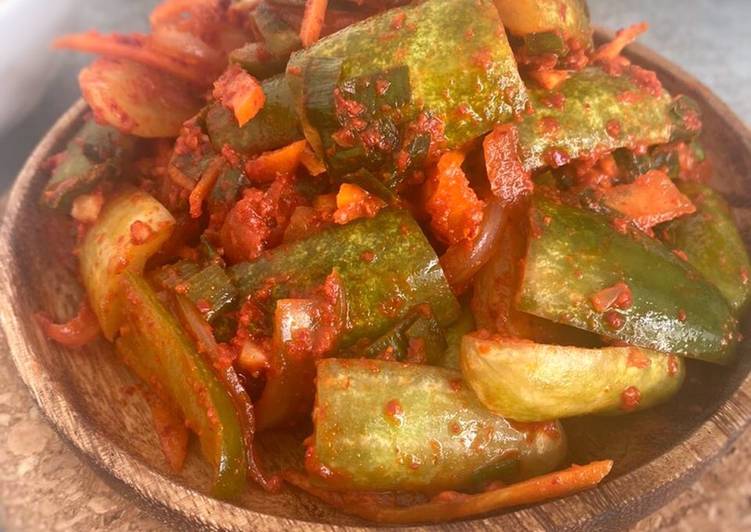 Bagaimana Menyiapkan Cucumber Kimchi versi kecil - Oisobagi kimchi 오이소박이 김치 yang Lezat Sekali