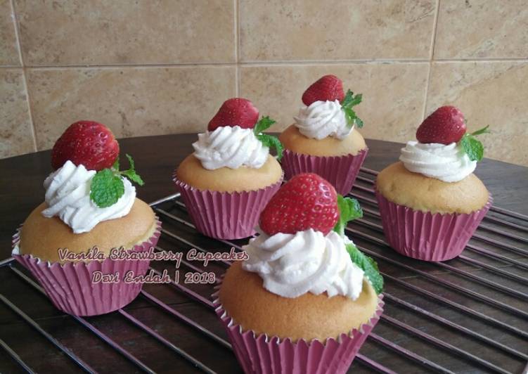 Vanila Strawberry Cupcake (Utk Pemula) 26.10.2018