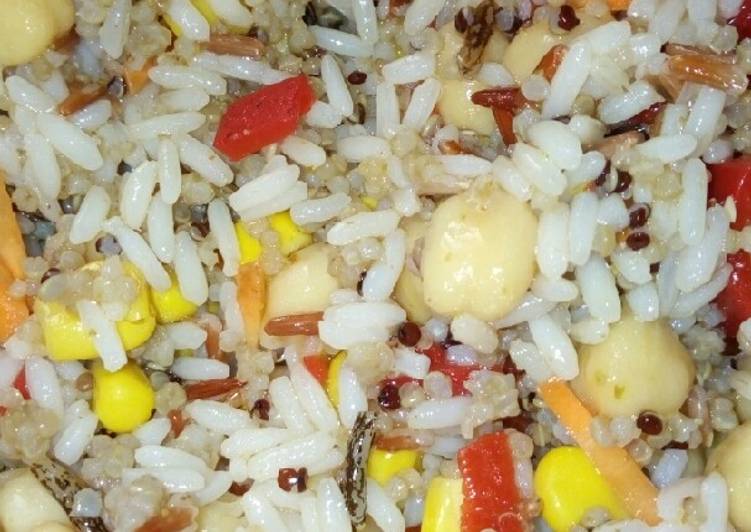 Ensalada de garbanzos, quinoa y arroz