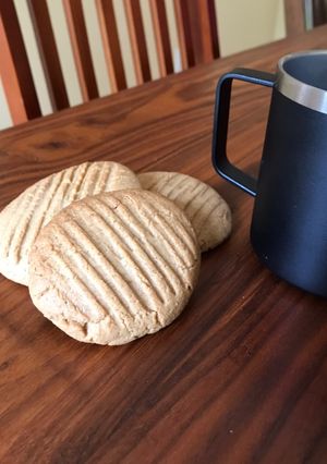 A picture of Whole Wheat Peanut Butter Cookies.