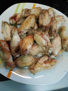 Una foto de Alitas de pollo en salsa de mostaza