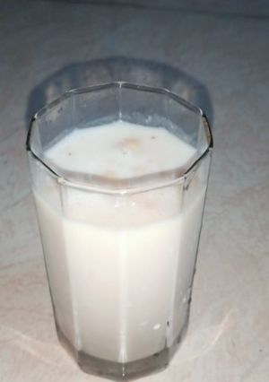 बनाना शेक (Banana shake recipe in hindi) रेसिपी मुख्य फोटो