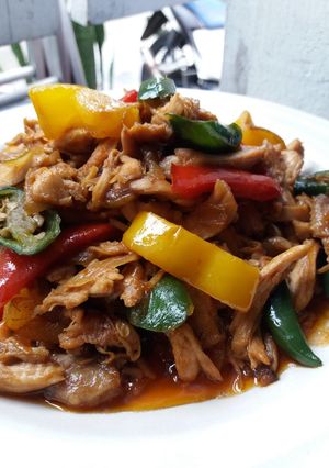 Foto resep Ayam suwir paprika