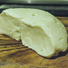 A picture of Stretchy Vegan Mozzarella.