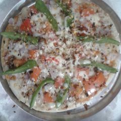 A picture of Veg pizza.