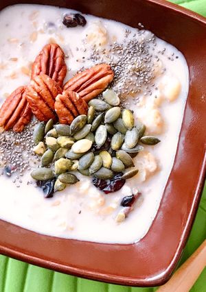 Hình của món 🌱 Cháo Yến Mạch Sữa Hạnh Nhân Vị Chuối (Vegan).