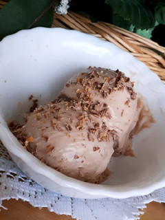 Una foto de Helado de chocolate