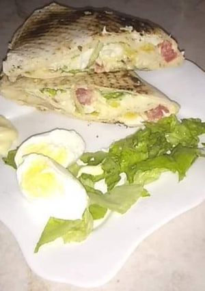 صورة لوصفة ساندويتش صيفية سهلة 🌮🌭 واقتصادية وتشهي 😋♥️⁩