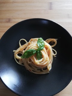 Foto di Linguine con pomodori rossi, verdi e gialli 🍅😋
