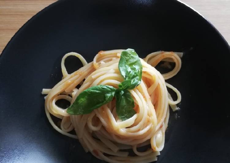 Steps to Prepare Any-night-of-the-week Linguine con pomodori rossi, verdi e gialli 🍅😋