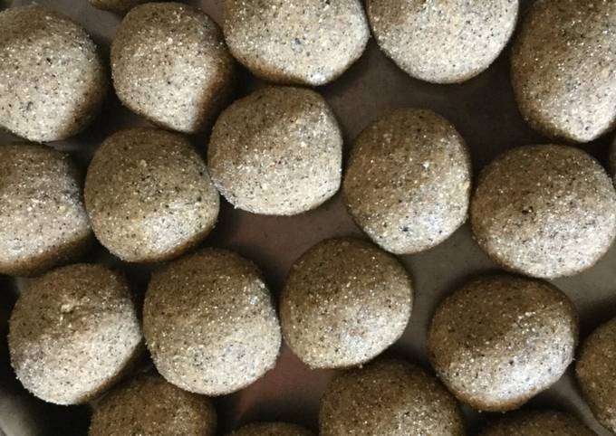 black-urad-dal-laddoo-sunnundallu-in-telugu-recipe-by-madhuri-s