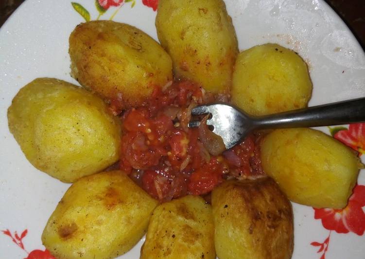 Deep fried potatoes with tomato concasse