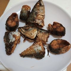 A picture of Fried Titus fish.