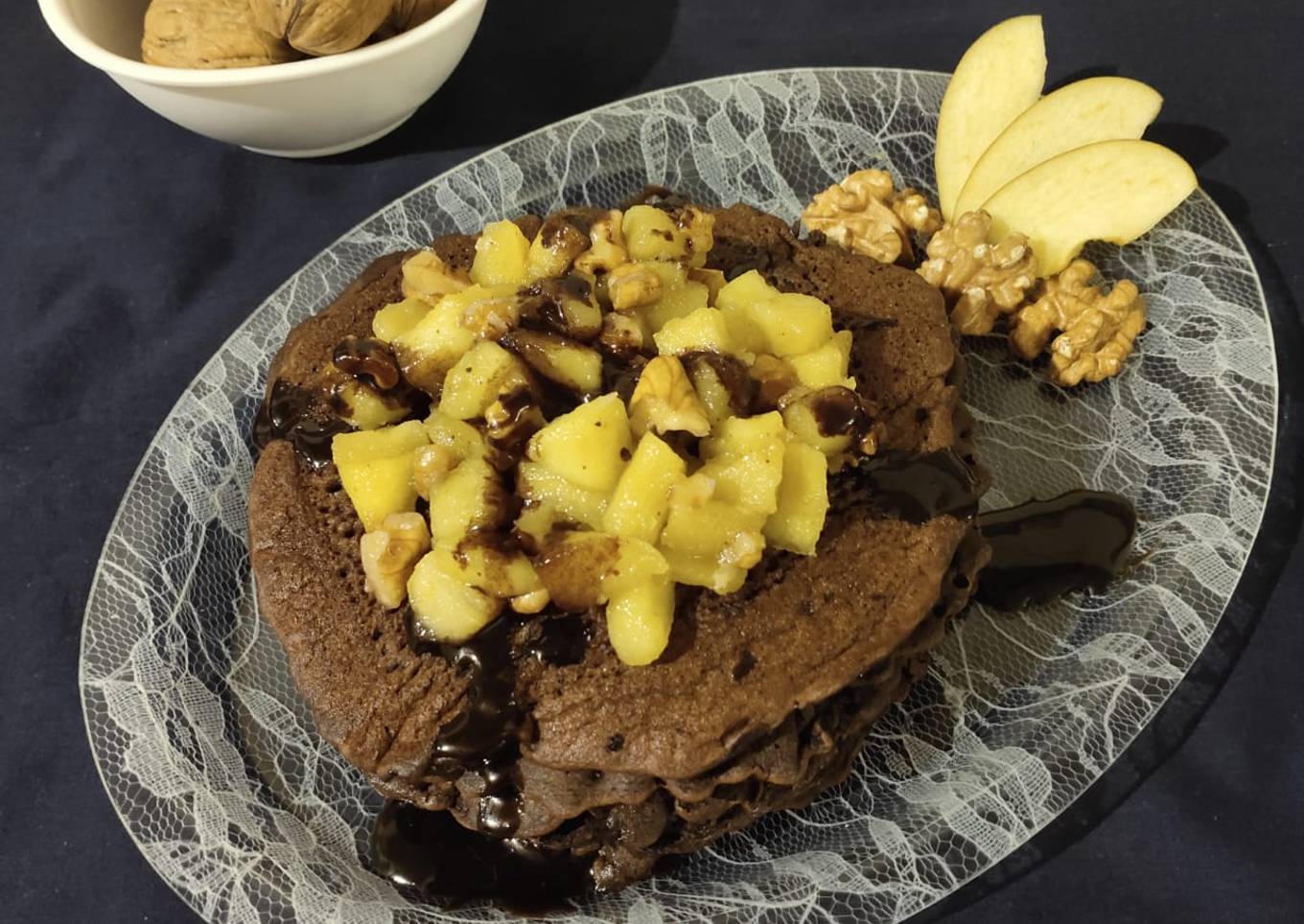 Chocolate pancakes with nuts