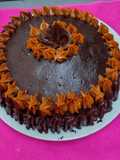 Torta de chocolate rellena de crema pastelera de chocolate