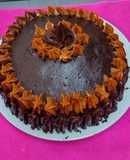 Torta de chocolate rellena de crema pastelera de chocolate