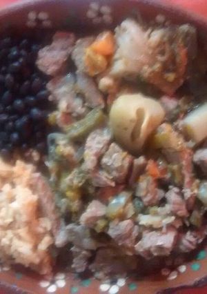 Una foto de Carne de res con vegetales