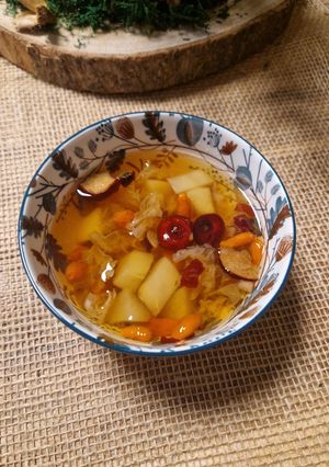Hình của món Chè Táo Lê Tuyết Nhĩ.