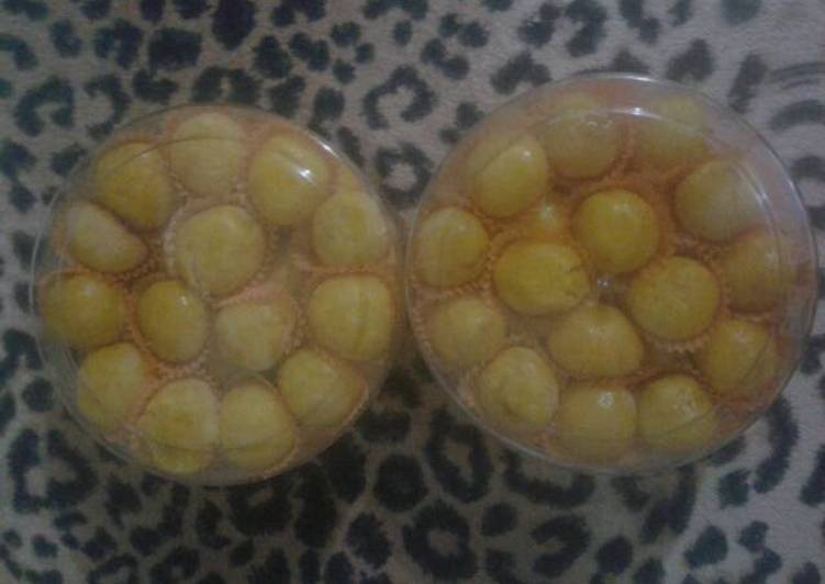 20• Kue Nastar Keju