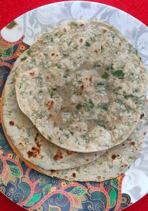 A picture of Methi paratha.