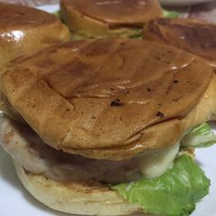 A picture of Chicken Burger.