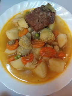 Una foto de Patatas con costillas de cerdo