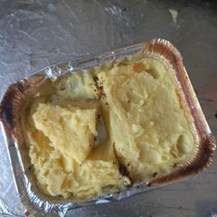 A picture of Lumpur cheese cake.