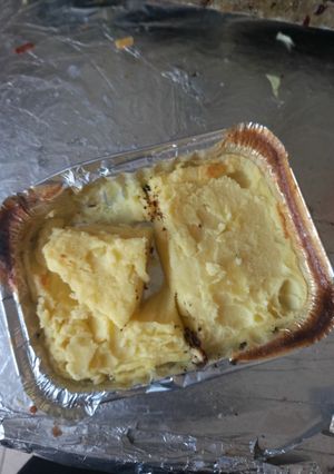 A picture of Lumpur cheese cake.