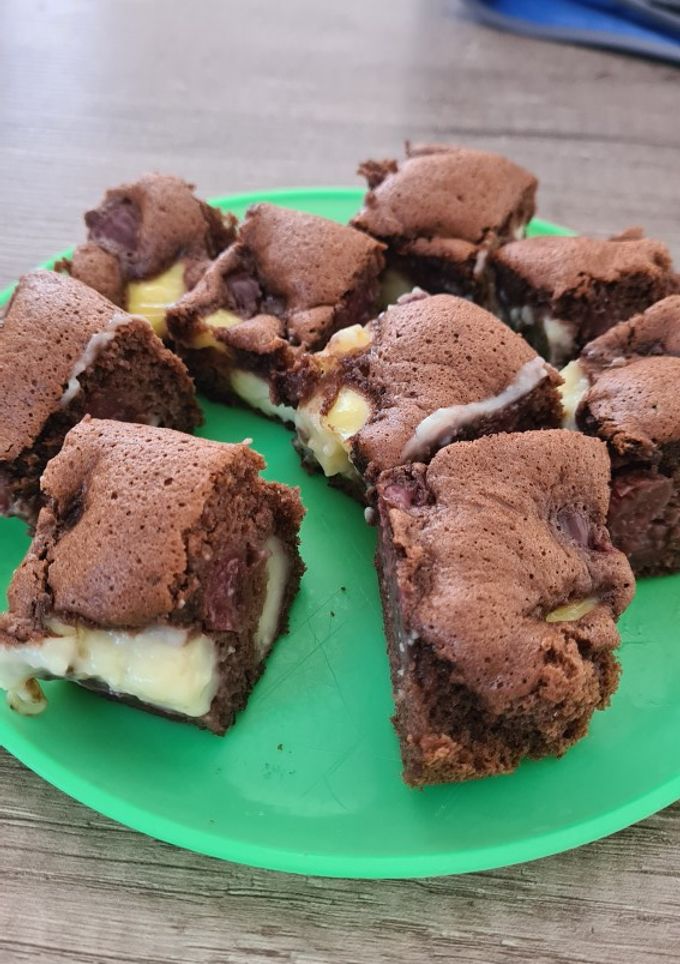 Meggyes pudingos kakaós süti recept fotója