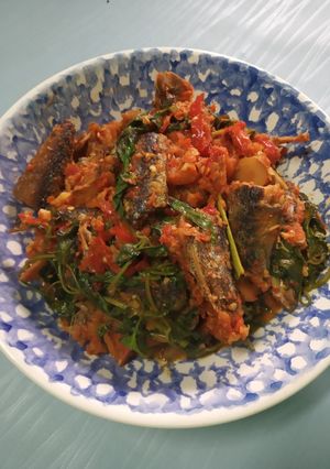 Foto resep Oseng" Pindang pedas dengan kemangi