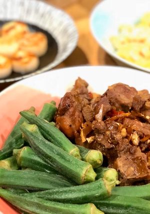 紅燒醬汁滷排拌秋葵 的食譜成品照片