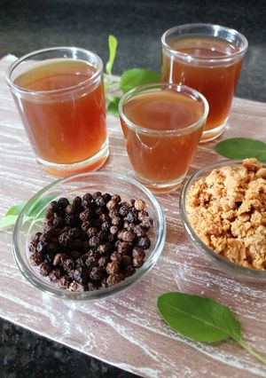 A picture of Tulsi Ginger Black Pepper Tea.