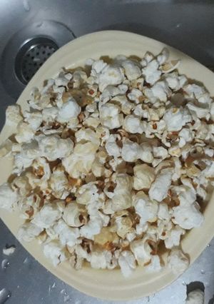 A picture of Homemade pop corn.