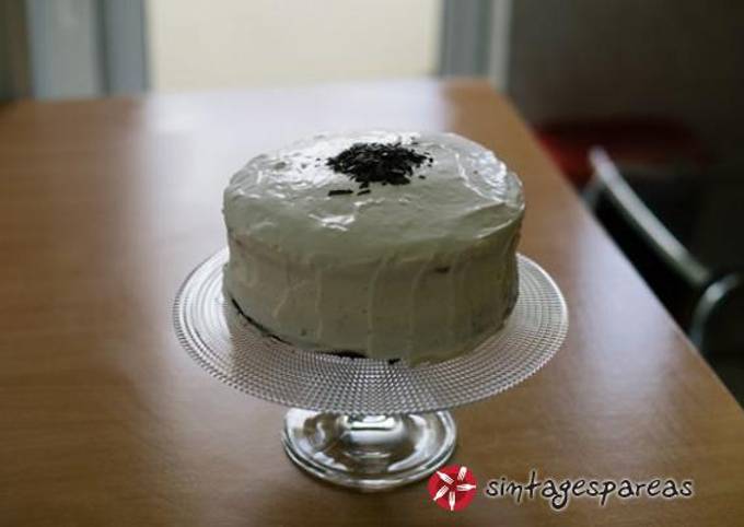 κύρια φωτογραφία συνταγής Κέικ σοκολάτας με μαύρη μπύρα και κρέμα τυριού
