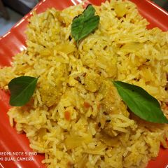 A picture of Besan Gatta Pulao.