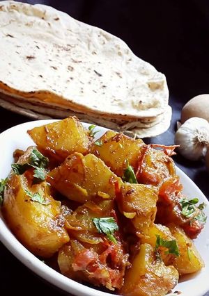 A picture of Aloo tamatar.