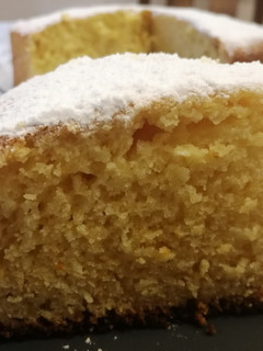 Una foto de Torta de naranja esponjosa