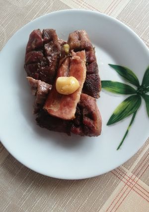Füstölt szalonnán sült pulykacomb nyesedék recept fotója