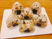 Hình ảnh của cơm nắm nhật