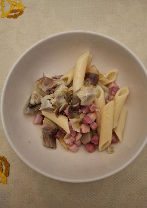 Foto di Pasta con carciofi e pancetta