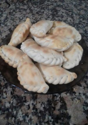 Una foto de Empanadas de pollo cebolla de verdeo y crema